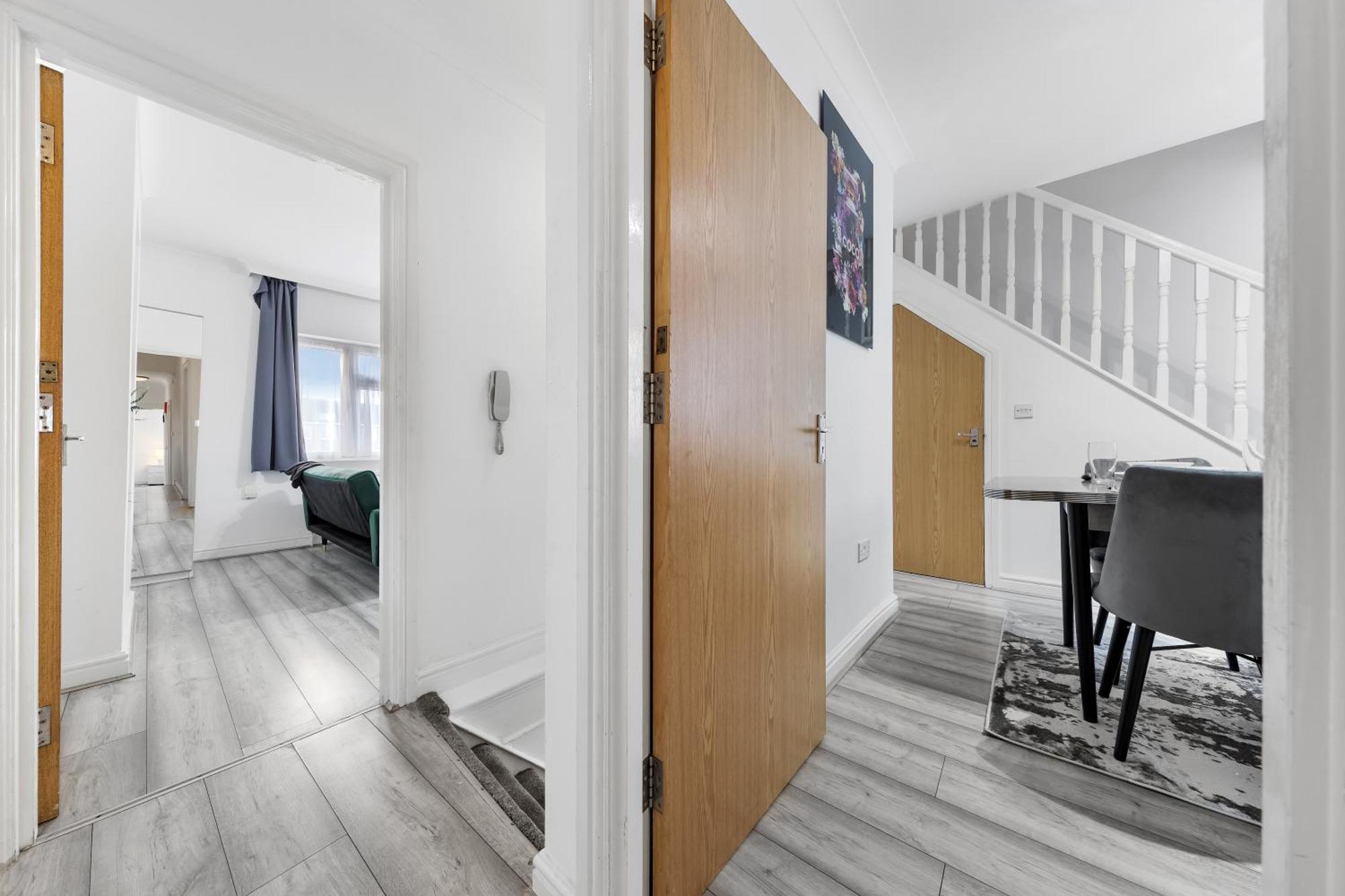 Green Hype - 10 Mins To Stadium - Sleeps 8 London Exterior photo