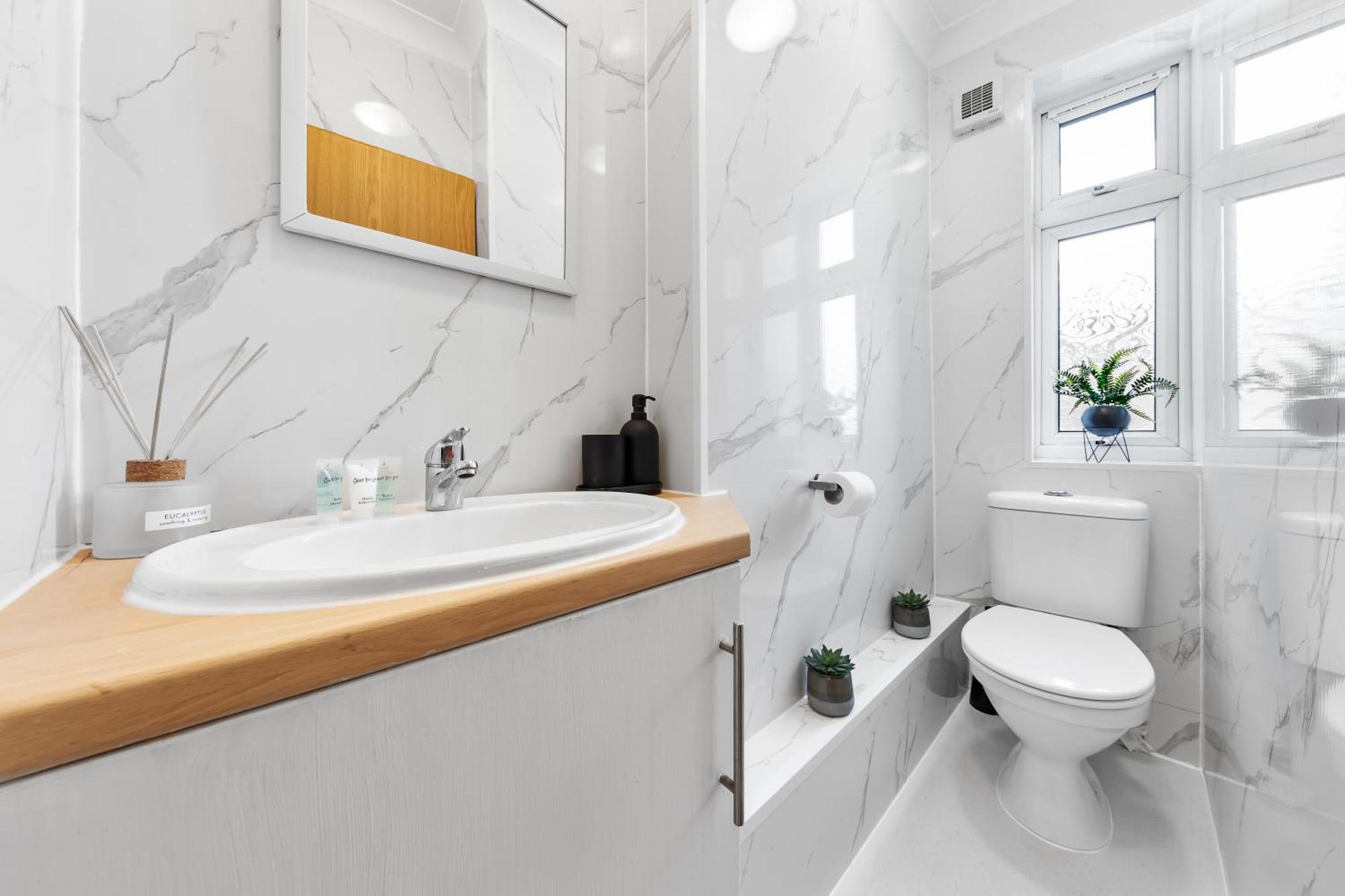 Green Hype - 10 Mins To Stadium - Sleeps 8 London Exterior photo